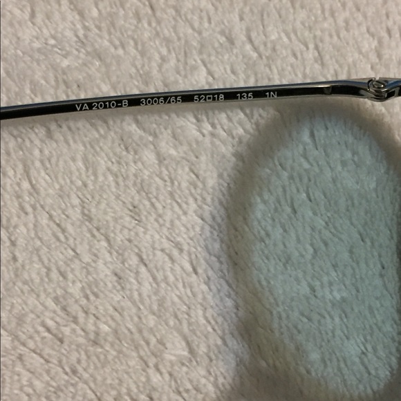 😎 Authentic Valentino sunglases 😎 - Picture 7 of 8